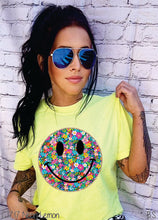 Load image into Gallery viewer, Bright Floral Smiley #BS8018
