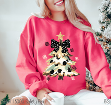 Load image into Gallery viewer, Camo Coquette Faux Glitter Tree #BS8648
