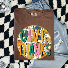 Load image into Gallery viewer, Give Thanks Round Faux Glitter #BS8528
