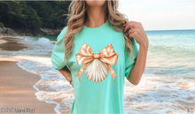 Load image into Gallery viewer, Peach Coquette Bow Seashell #BS8122
