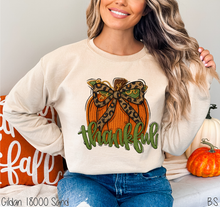 Load image into Gallery viewer, Thankful Faux Yarn Pumpkin #BS8618

