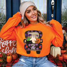 Load image into Gallery viewer, Trick Or Treat Truck #BS47
