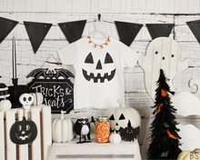 Load image into Gallery viewer, Youth Distressed Pumpkin Face #BS8382
